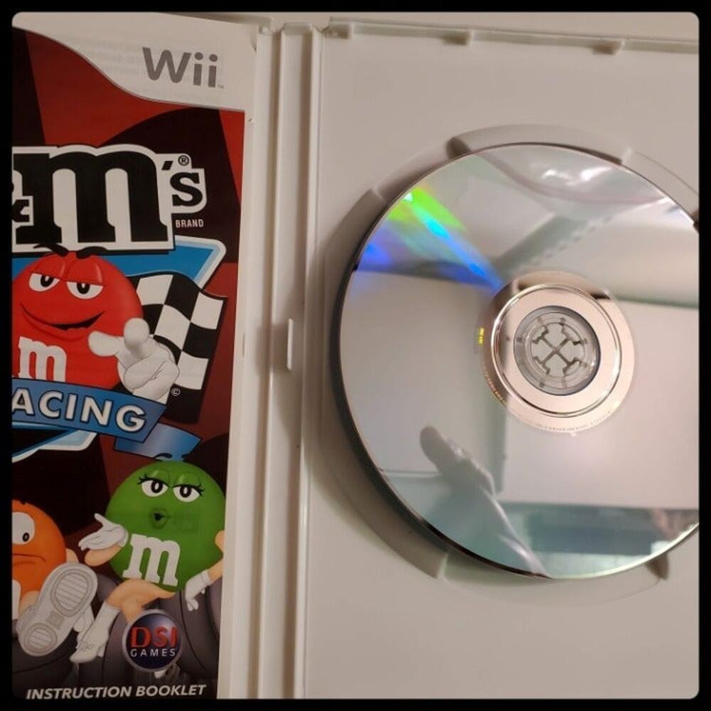 M&M's Kart Racing Wii Game - Picture 3 of 4